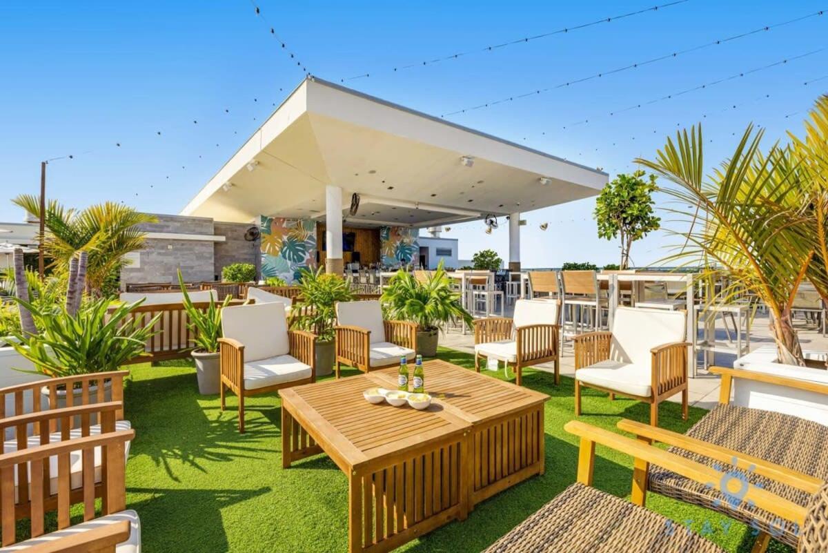 Lx Oasis Beachfront-Rt Infinity Pool Hollywood Exterior photo